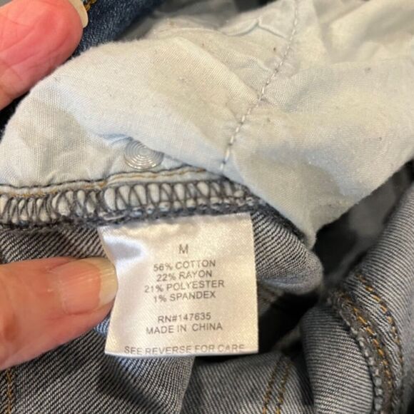 Romeo & Juliet Couture Sequined Star Jeans Medium Wash Size Medium - Picture 8 of 8